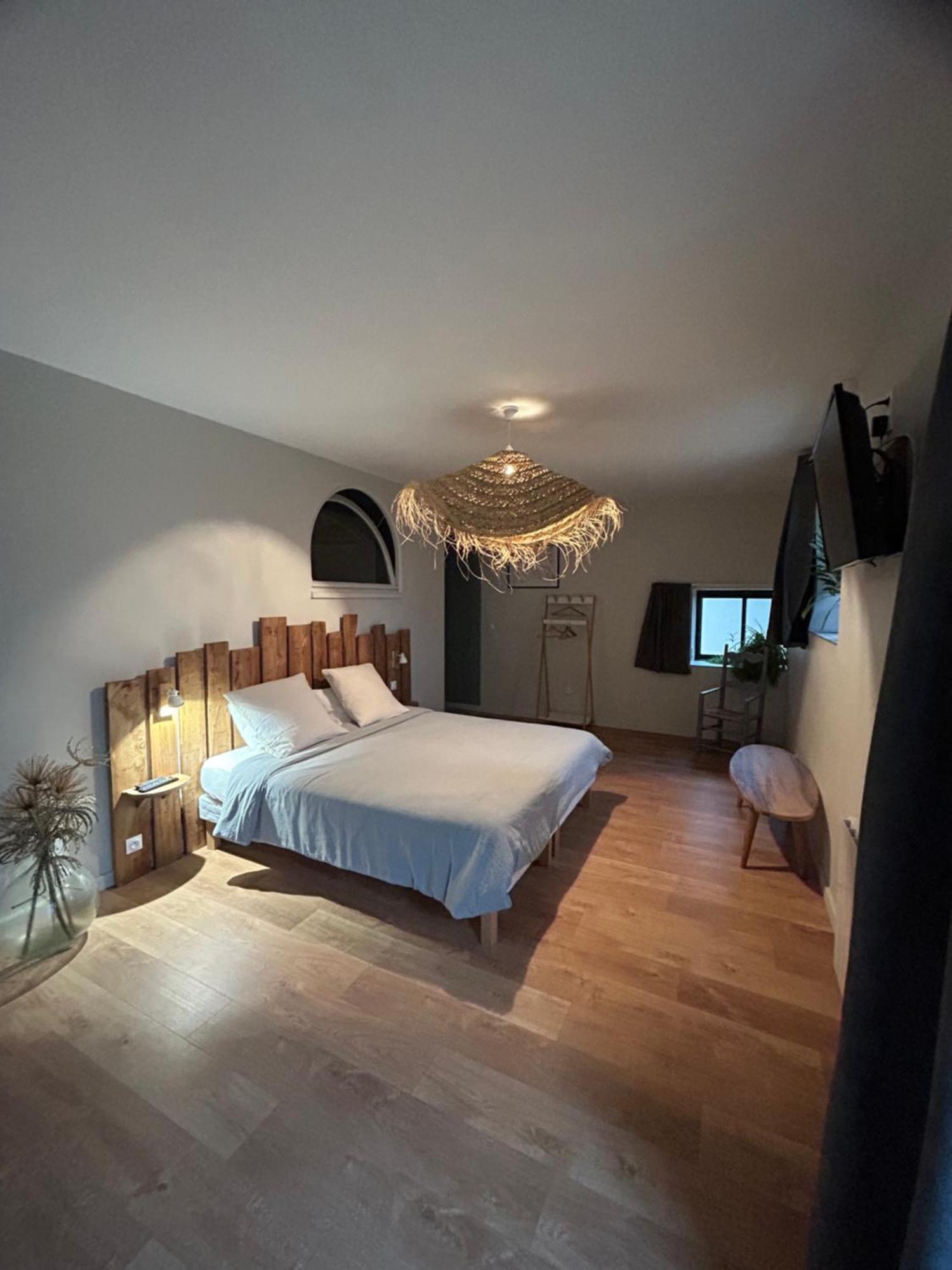 Chambres D'Hotes De La Pilatiere Persac Exteriör bild